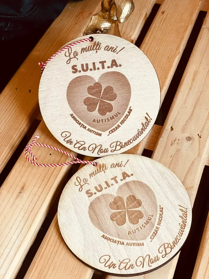 Element decorativ de sezon din lemn