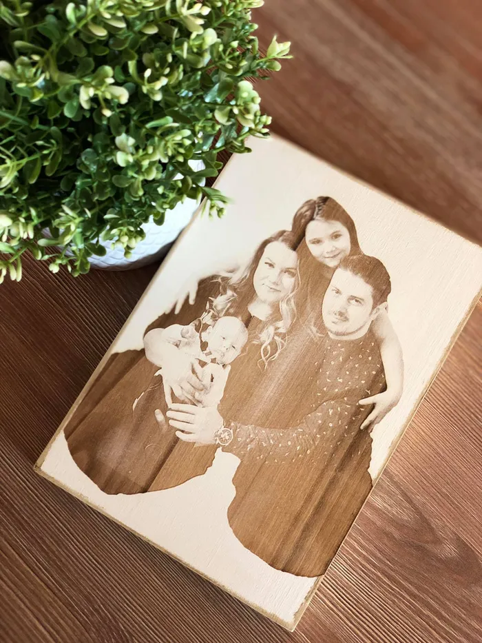 Fotogravură pe lemn cu motiv decorativ